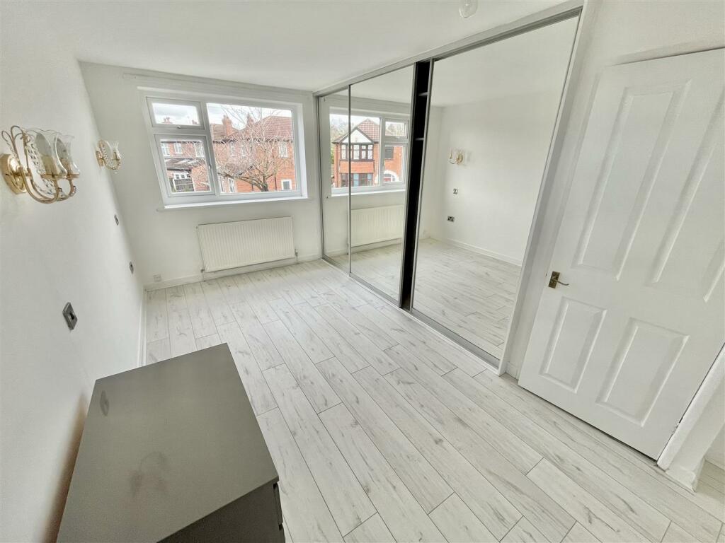 Bedroom 1 Aspect 2.jpg