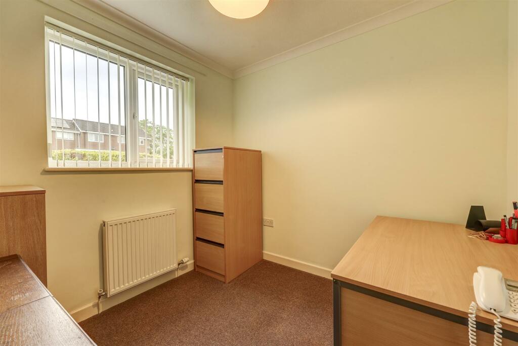 Bedroom 3/Study