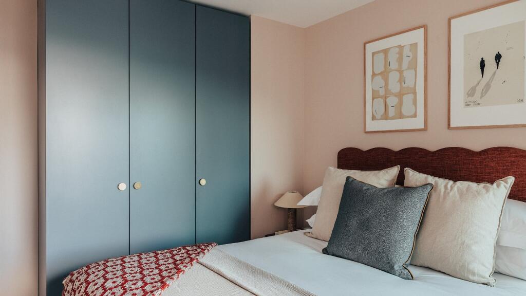 property in Greenwich Peninsula, 
River Way, SE10