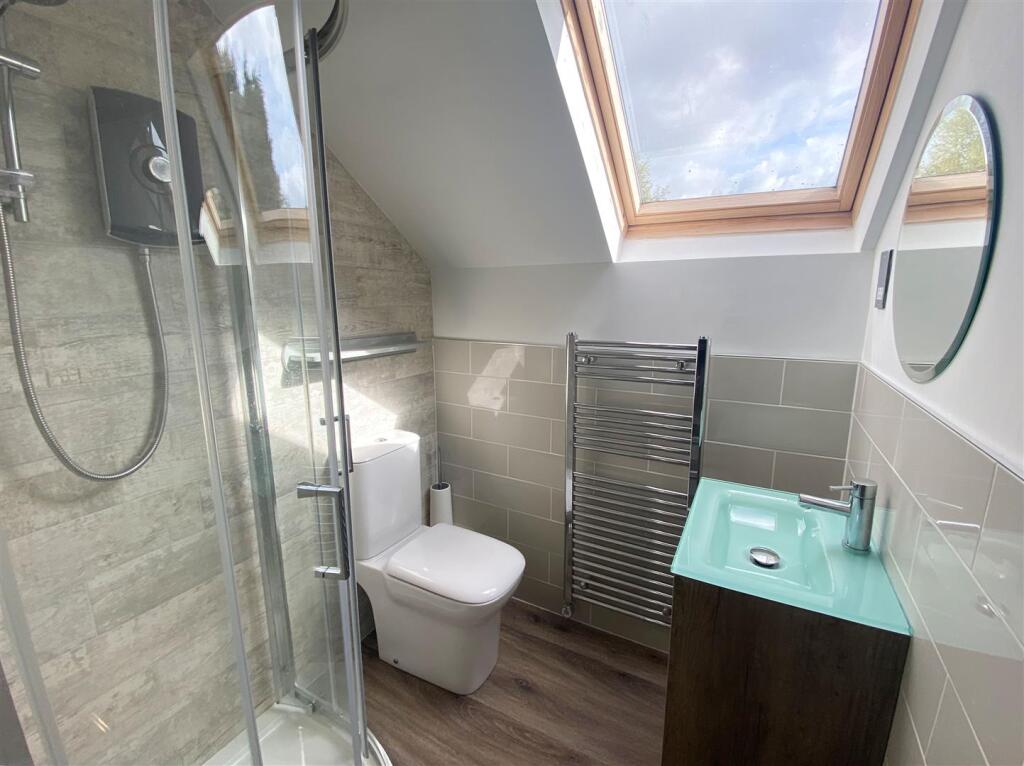Ensuite 1.jpg