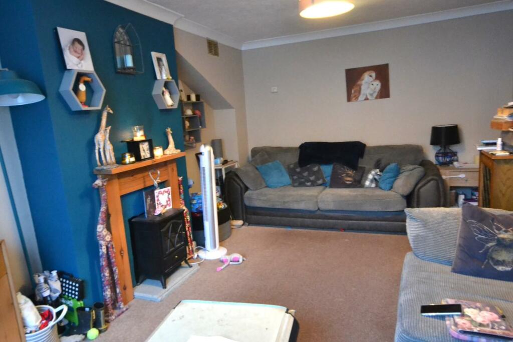 Lounge c.JPG