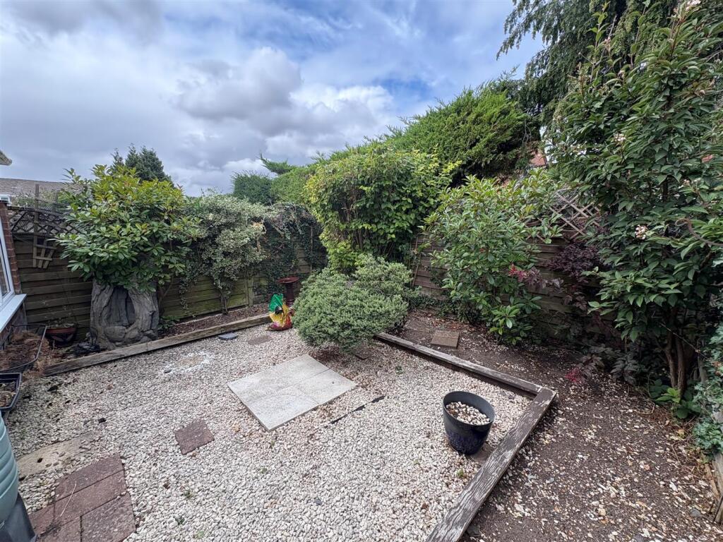 Garden Cont.jpg