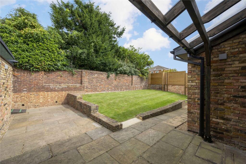 Private Front Garden