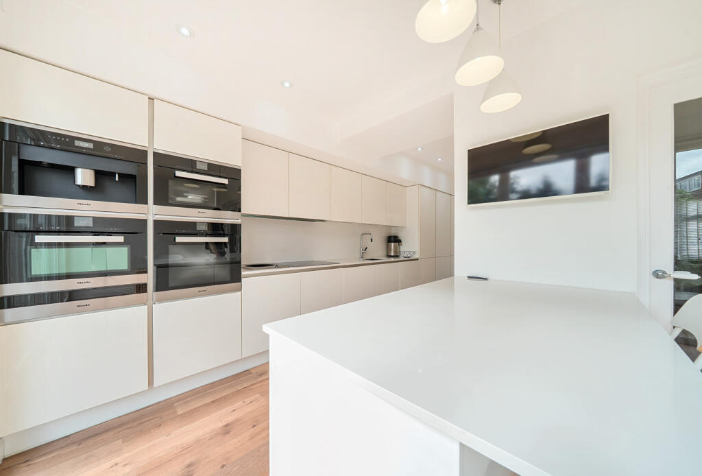 1342788-7-68a7a6f...