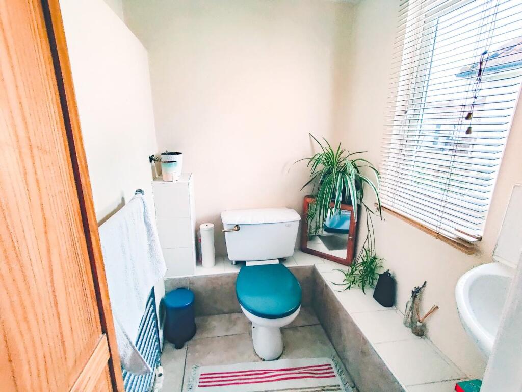 20230211-10. Toilet.jpg