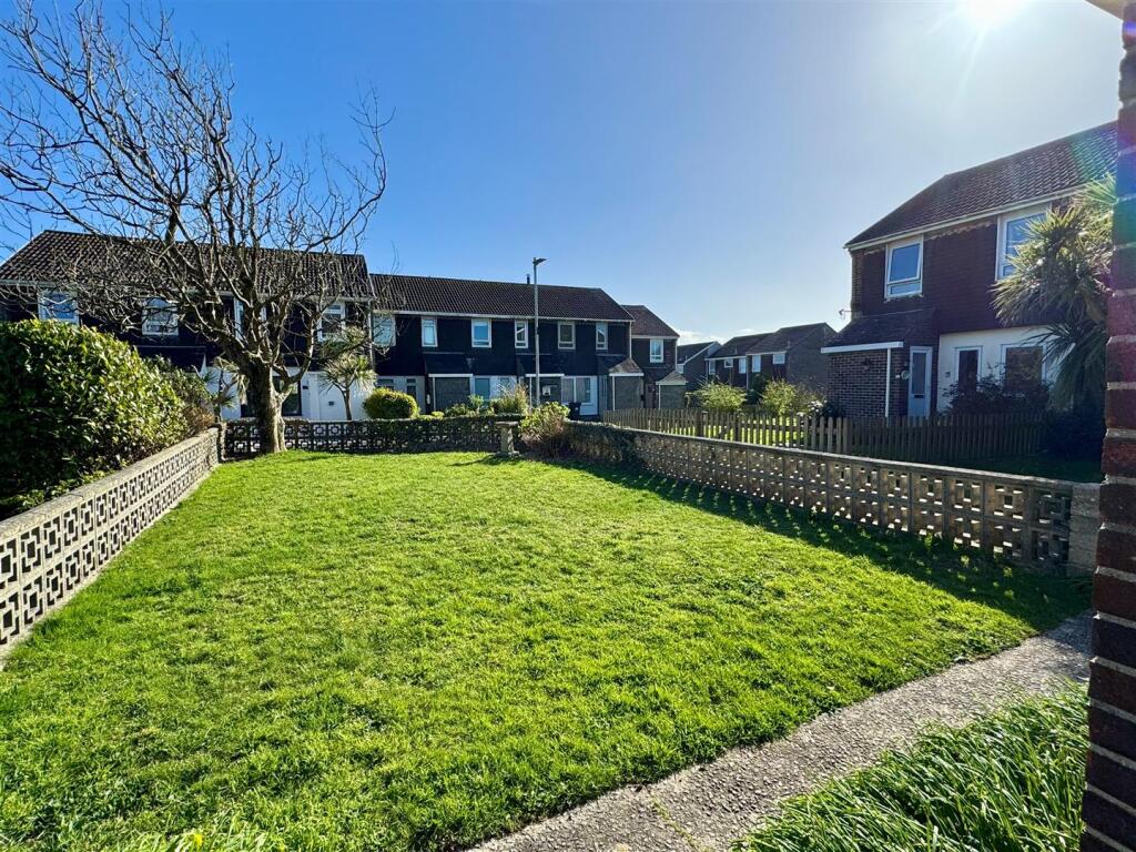 26 Churchfields Road Front Garden