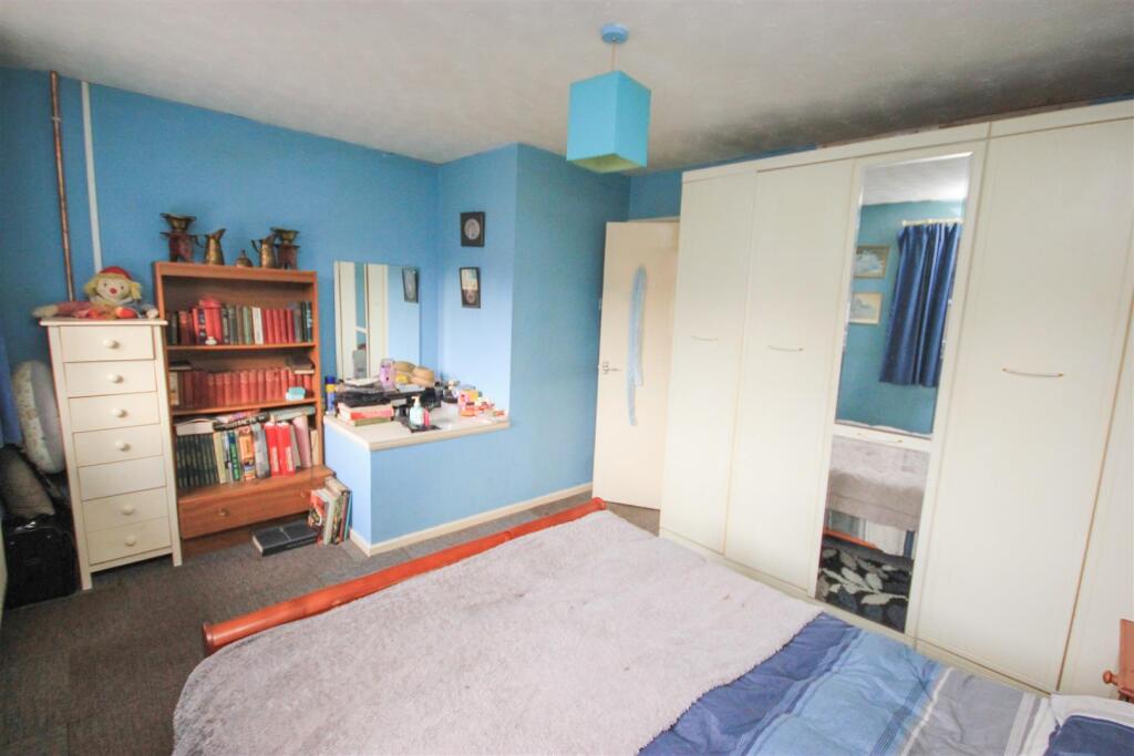 bed 1b..jpg