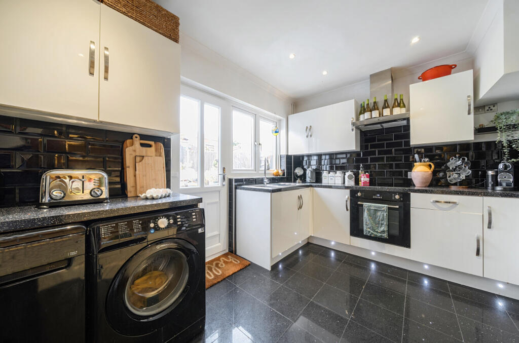 1383270-16-691f14...