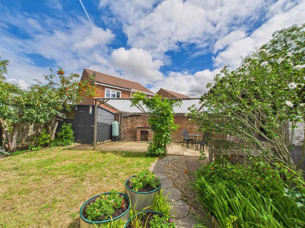 CAM02023G0-PR0155-STILL032