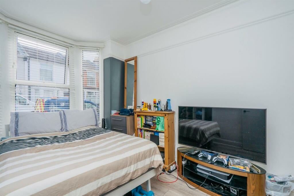 Bedroom reverse.jpg