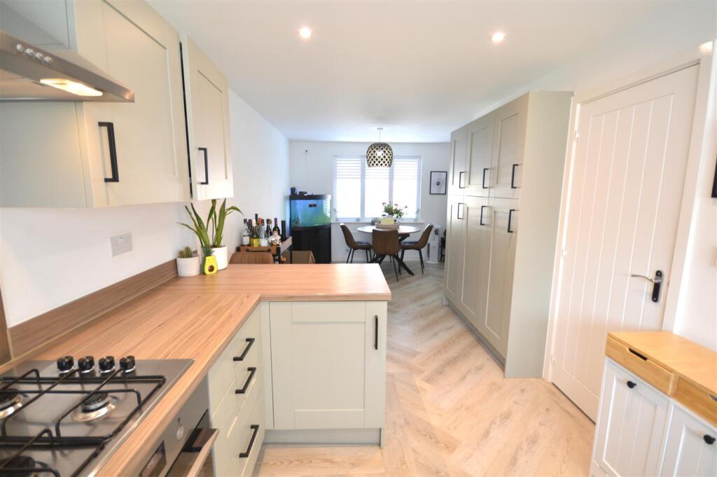 kitchen/breakfast room