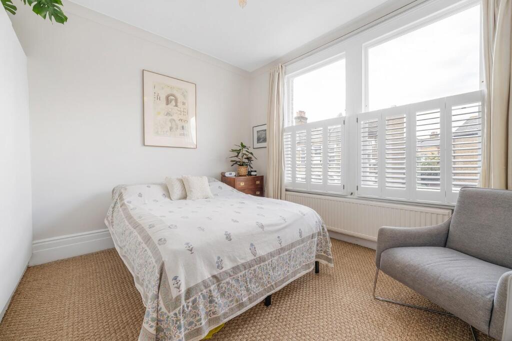 Bedroom 1.JPG