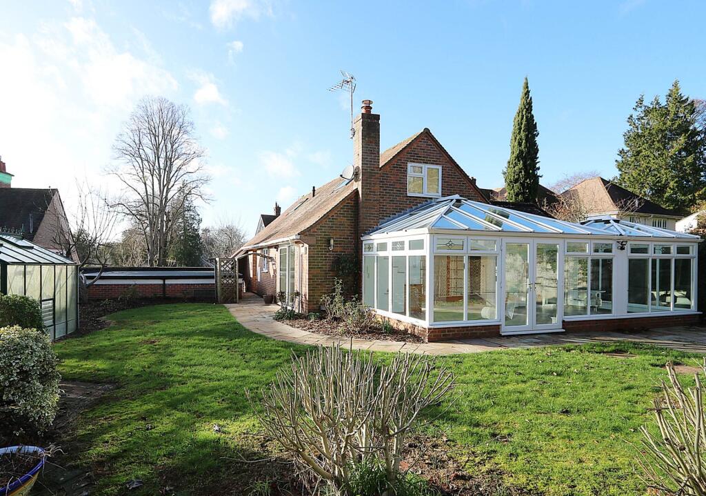 Whitchurch On Thames - walk to shops, restaurants & train station