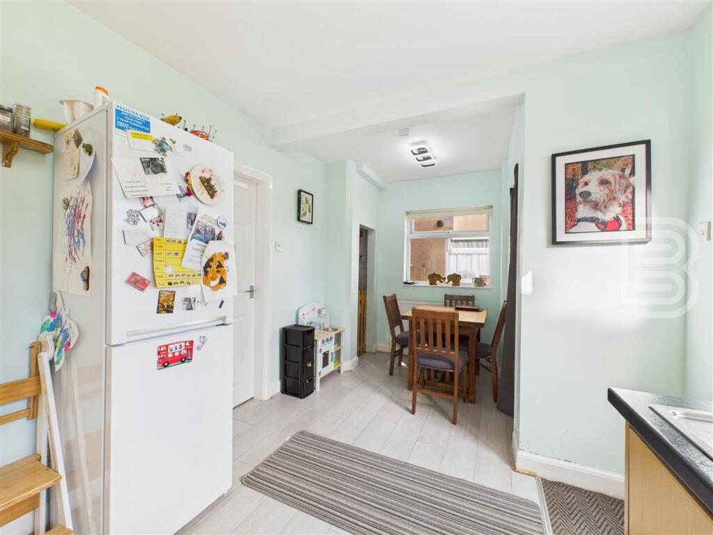 Kitchen Diner (2).jpg