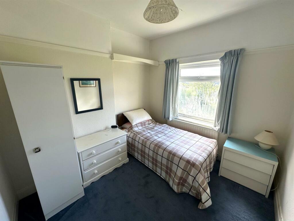 bed 2 1.jpg