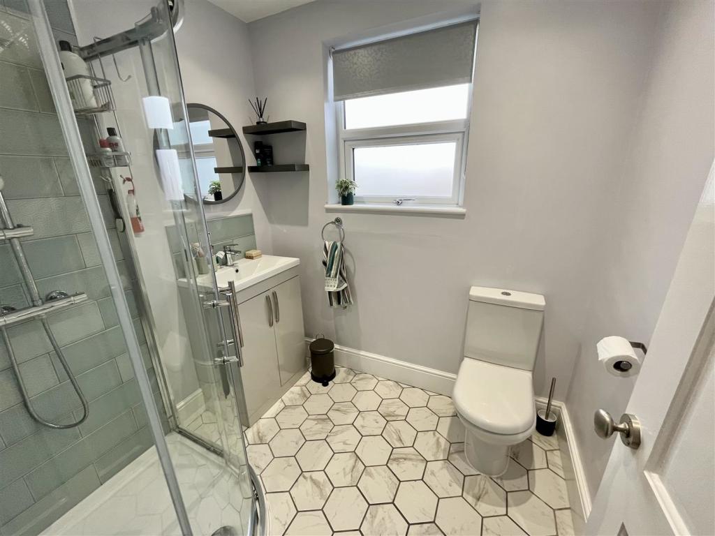 Shower Room.jpg