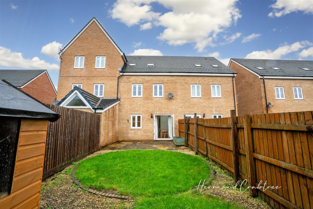 Mostyn Square, Llanishen, HernCrabtree (3).jpg