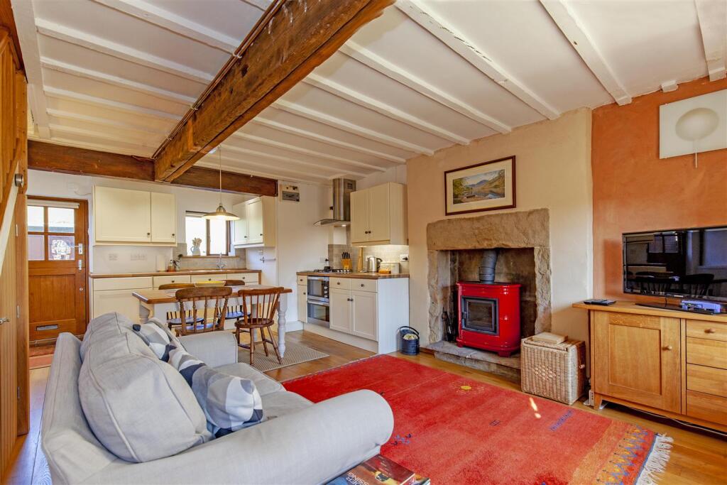 Reception Room-1.jpg