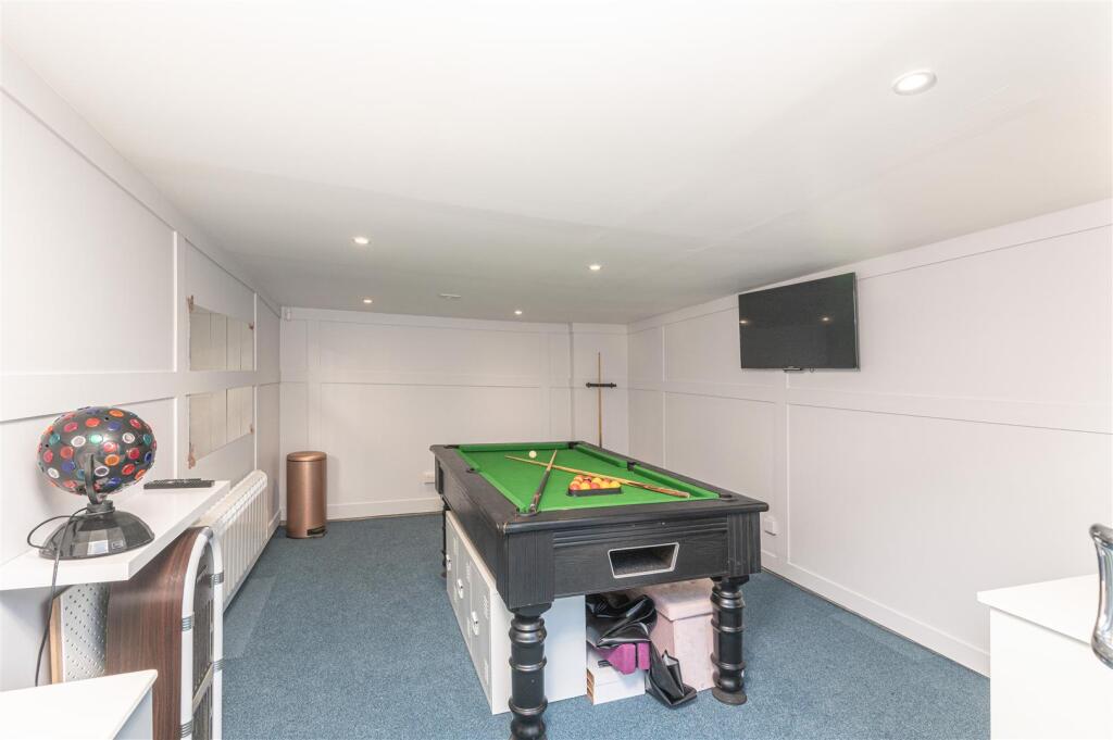 15 - 23 Queens Drive S75 2QQ.jpg