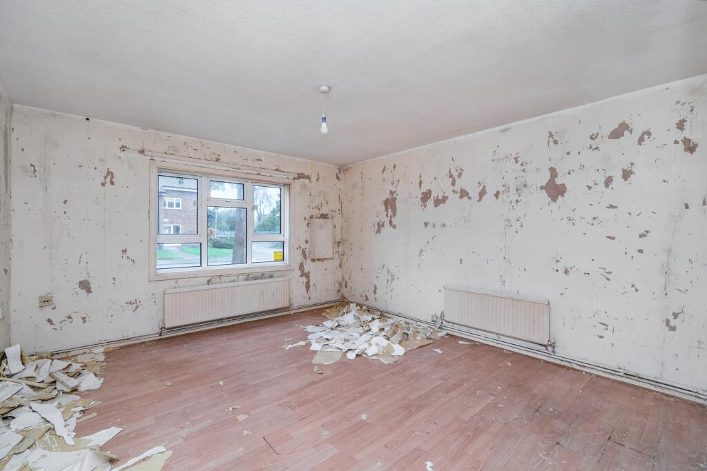 Flat 77 New Road, Datchet, Slough,SL3 9JA