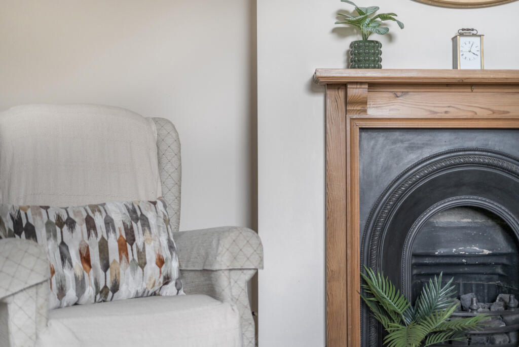 1346412-4-68b1c39...