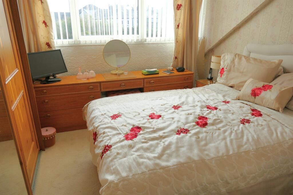 Bed 2 b