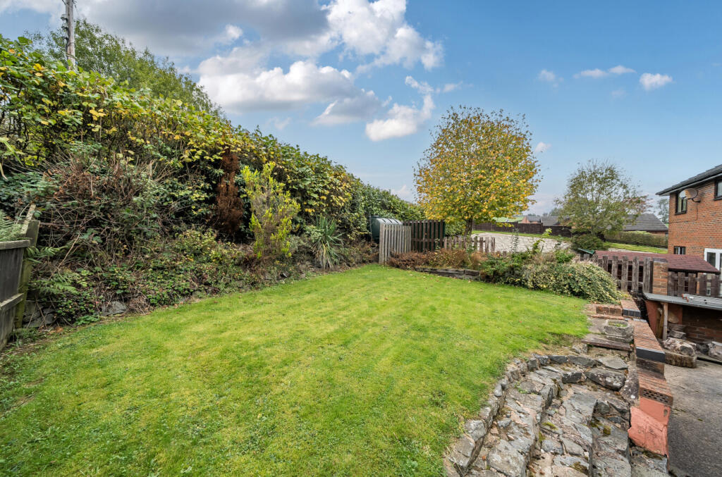 1369821-4-68efcc7...