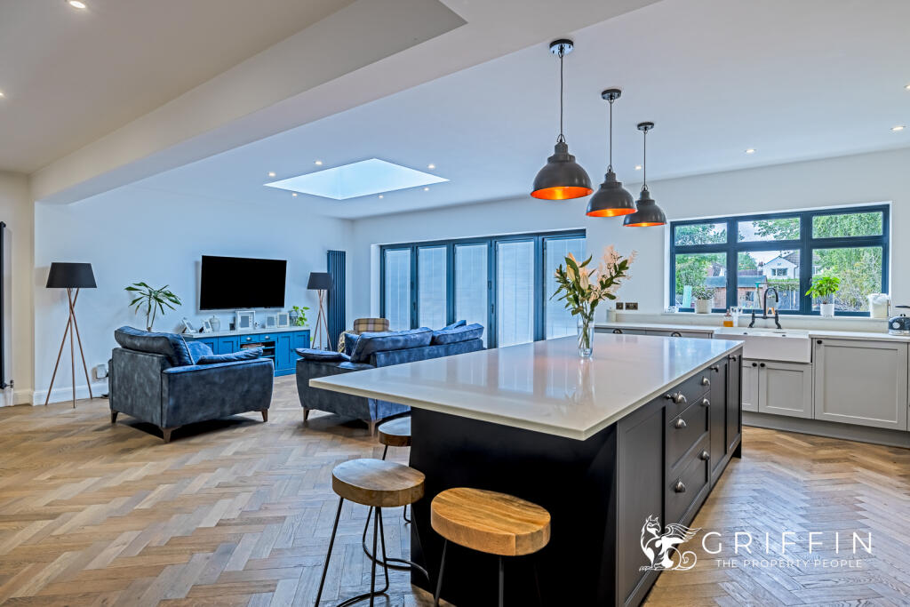 Kitchen &amp; Dining