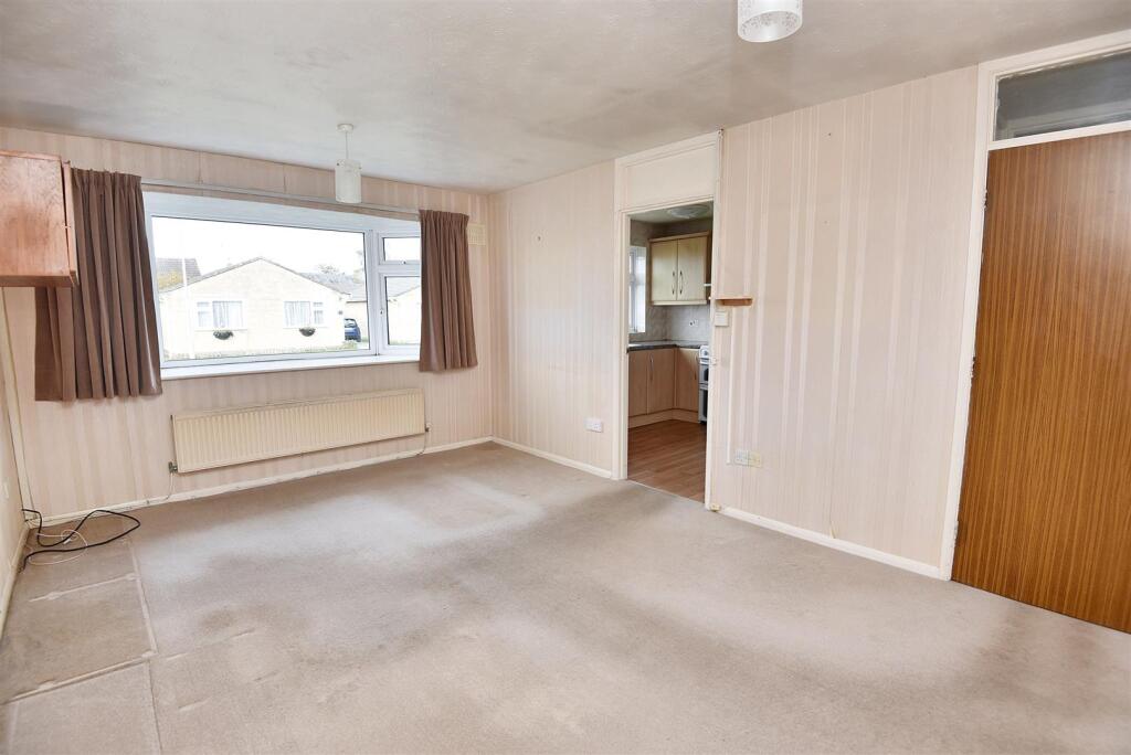 Sitting/Dining Room