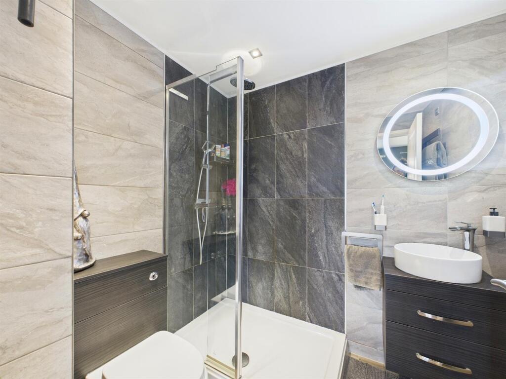 En-suite shower room