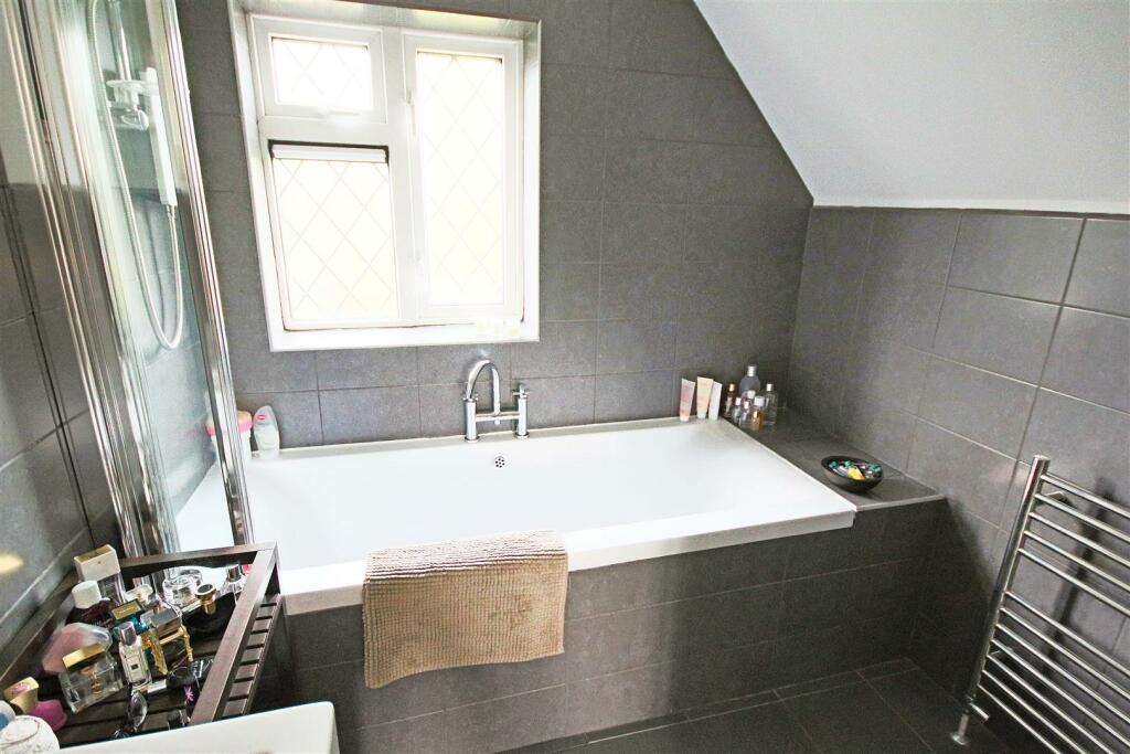 En-suite Bathroom/WC