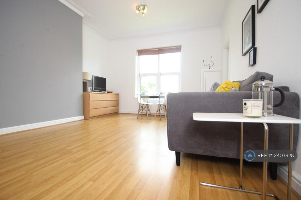 Large Open Plan Kitchen/Living