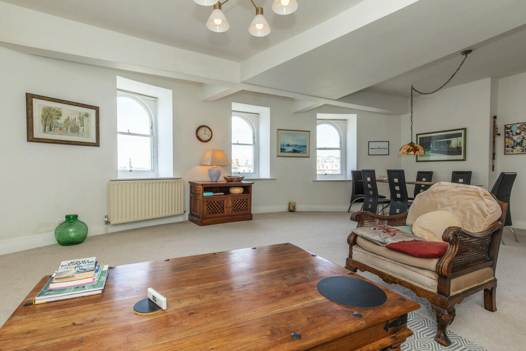 5, 2 Brunswick Pl...