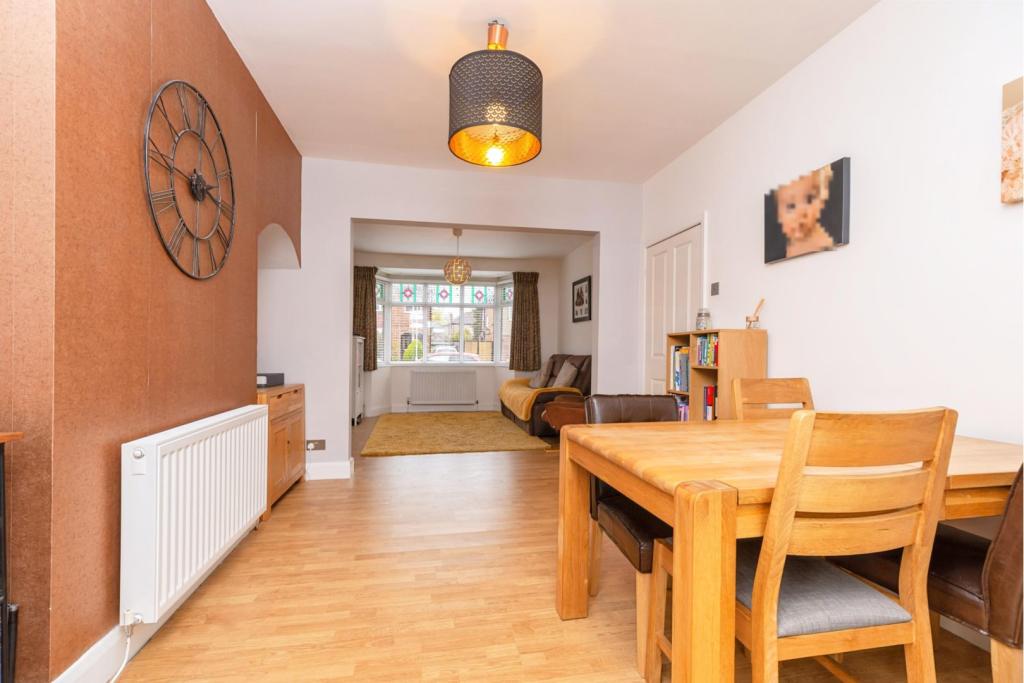 Lounge/Dining Room