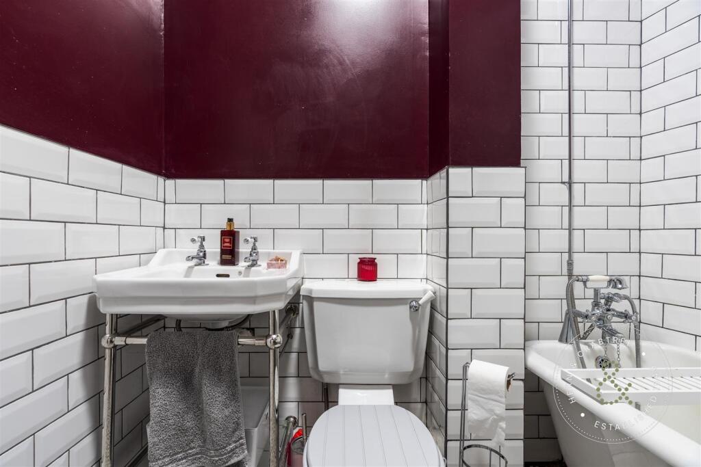 Kelvin Road, Roath, Hern Crabtree (9).jpg