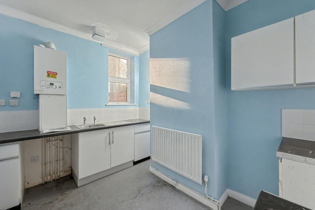 Ground Floor Flat, 18 Bingley Road, London, E16 3JR