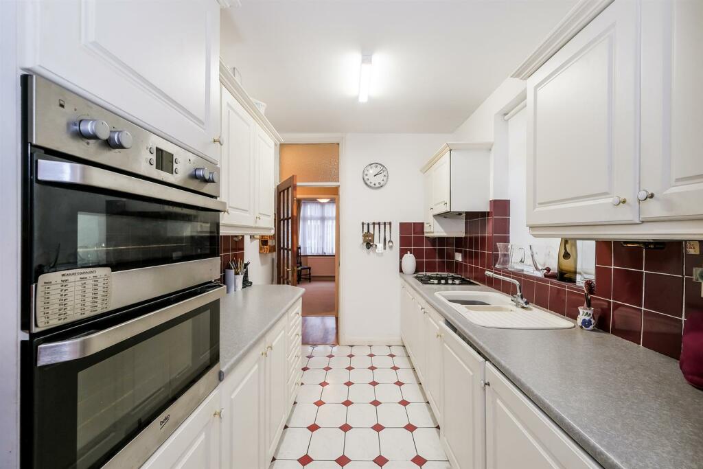 36, Hurst Avenue-21_web.jpg