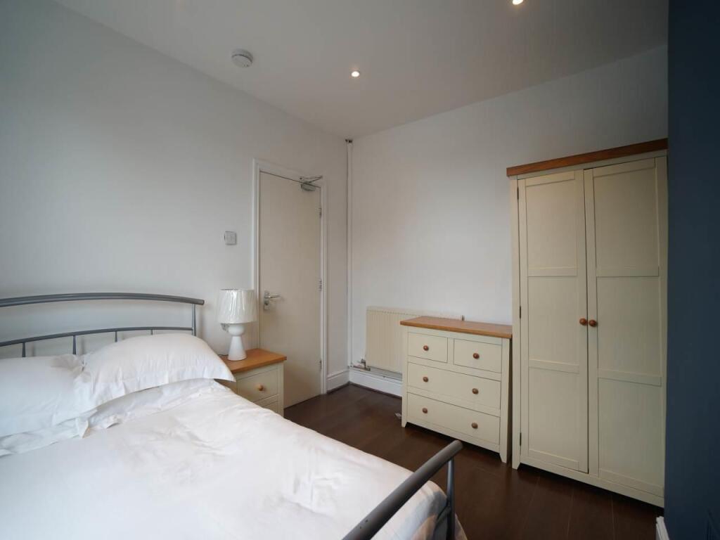 Bedroom 1.JPG