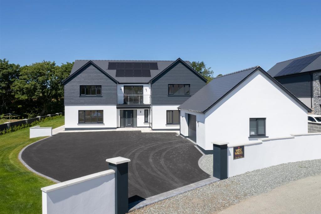 8 Ashmoor Gardens WWP - Final Edits-43.jpg