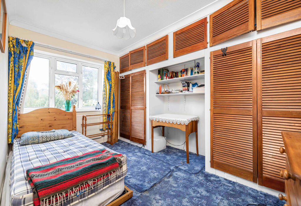 2nd Bedroom - with fitted storage