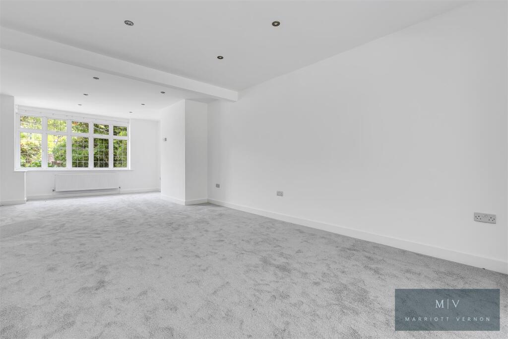 Crest Road 18 MV-1.jpg