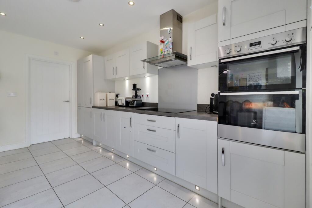 Kitchen-V