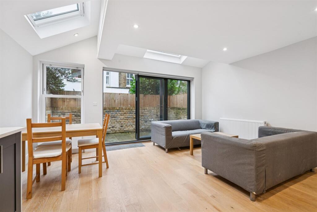 Prideaux Road, London SW9