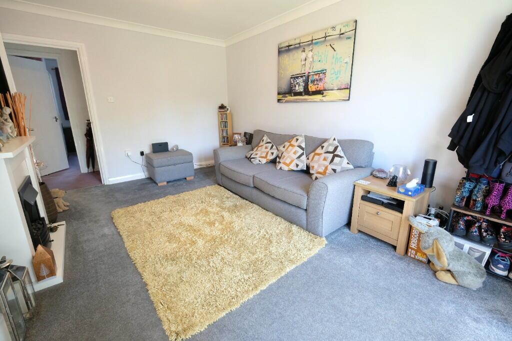 SITTING/DINING ROOM