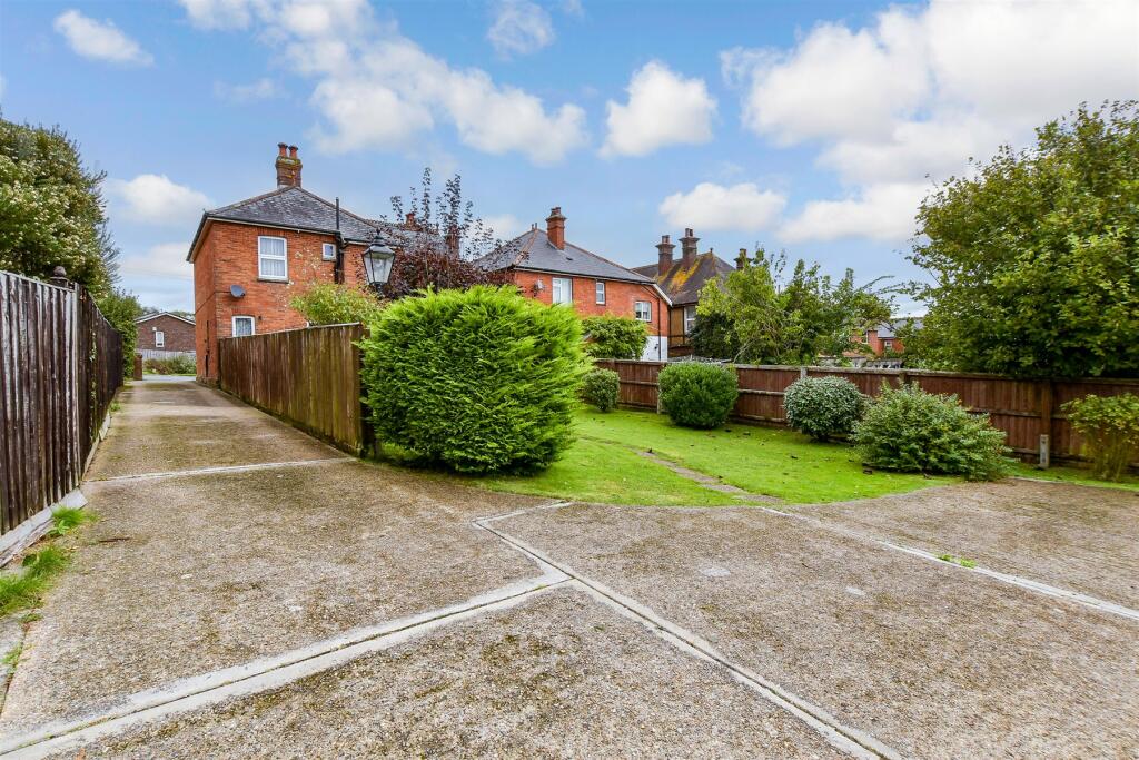 Driveway/Parking
