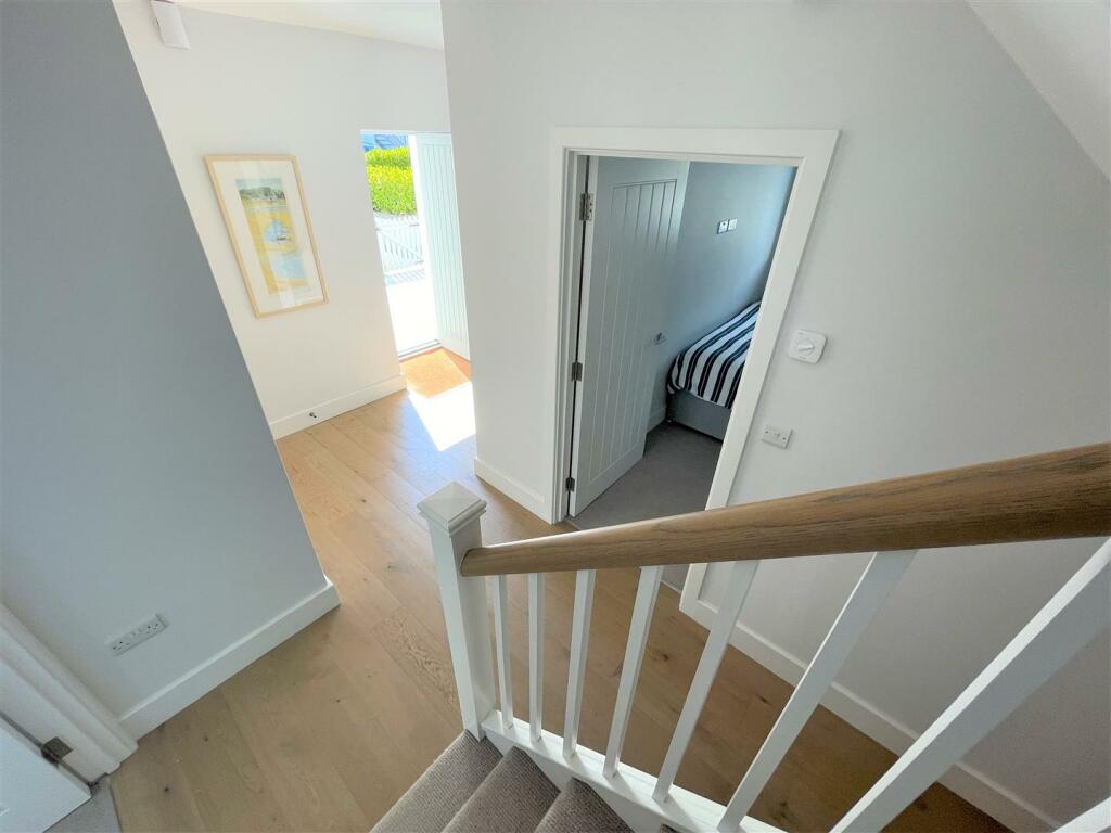 entrance hall.JPG