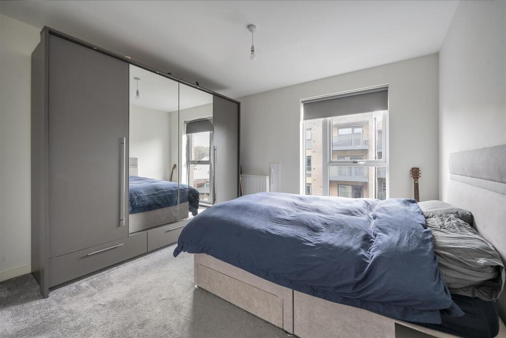 Merriam Close, E4