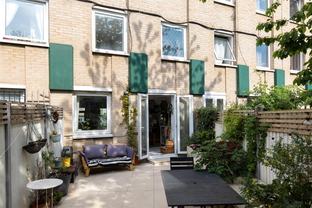 Longman House E2