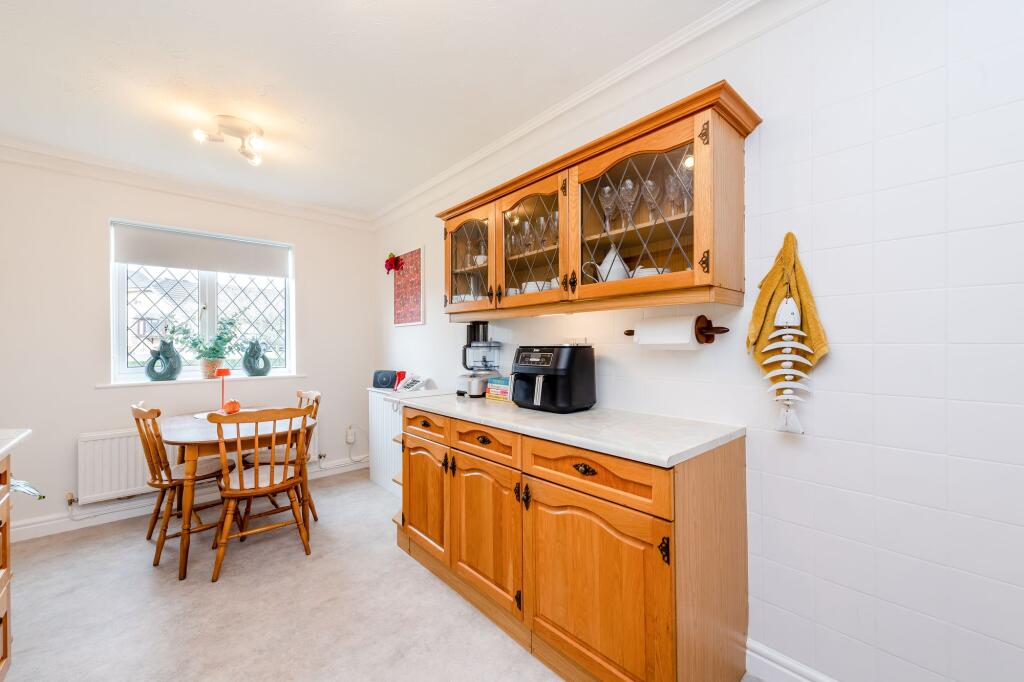 Kitchen/ dining room