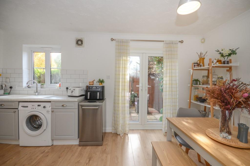 kitchen-diner pic 3.jpg